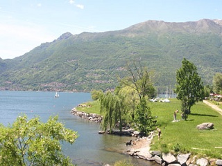 LAGO E MONTI CON FIDO